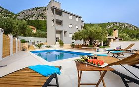 Apartments Bjelis